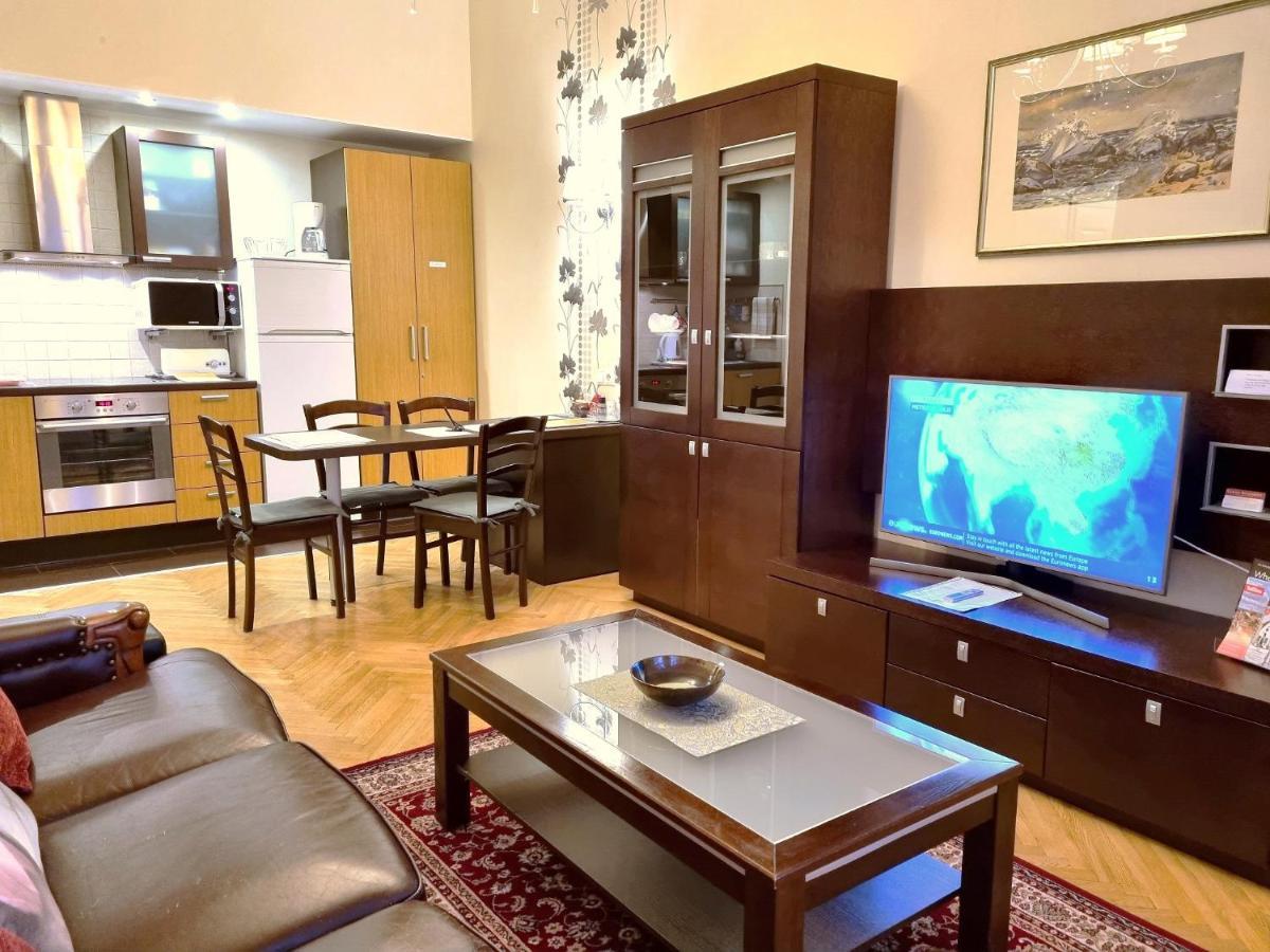 Classic Apartments In Old Town Reval Esterno foto